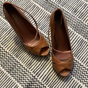 Fabulous pink-peach peep toe heels size 6.5